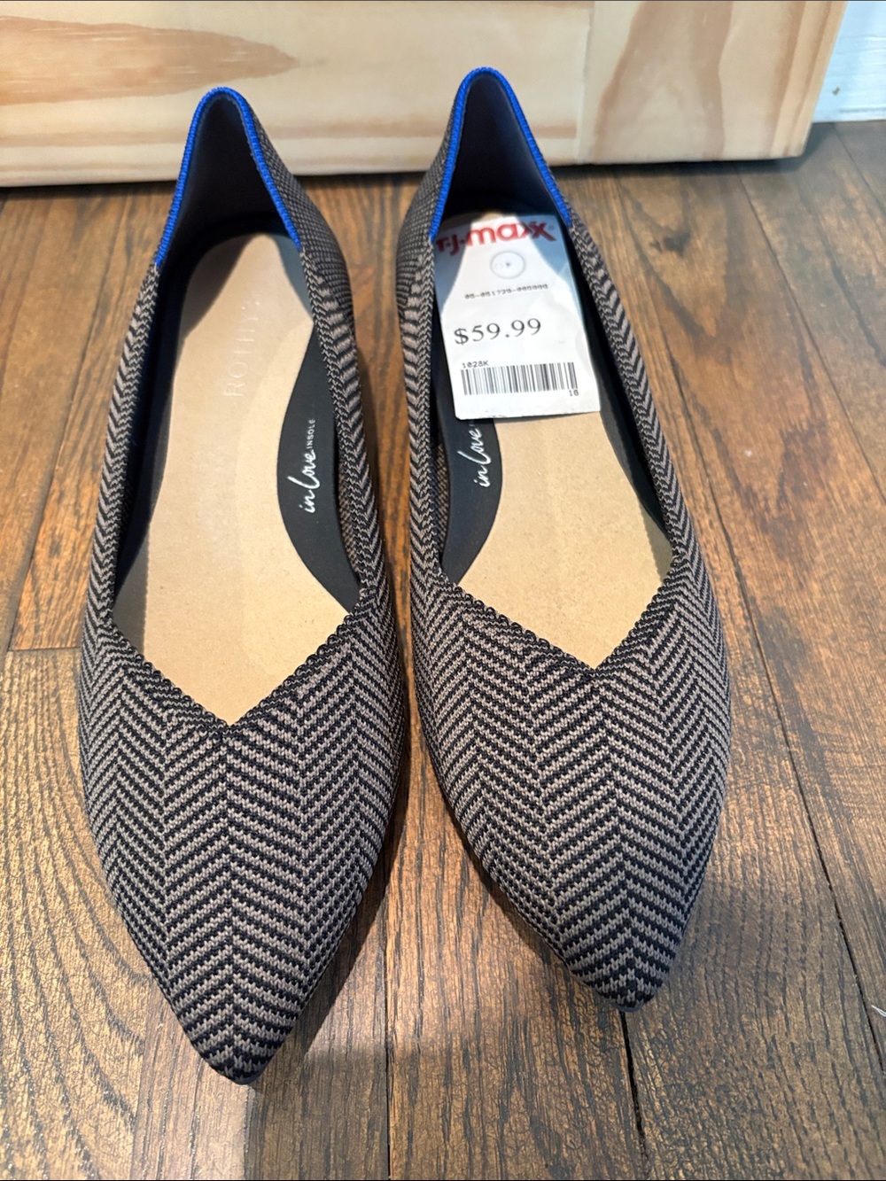 Comfortable Pointed Flats in Black and Gray - Unknown Brand